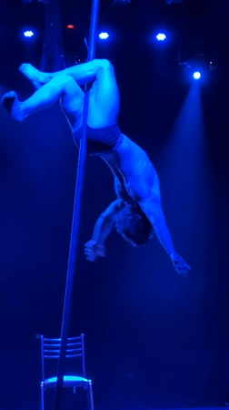 Buenos Aires nightclub performances captured during early morning hours