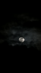 Full moon and breakfast wrap documented in Essen