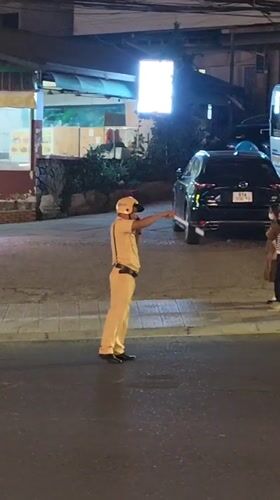 Da Lat streets buzzing on a lit-up June night