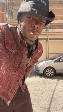 Distinctive-dressed man spotted multiple times across Barcelona Friday morning