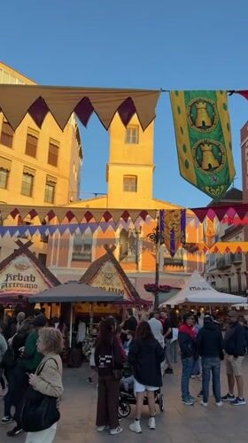 Medieval festival with merry-go-round draws crowds in Burjassot square