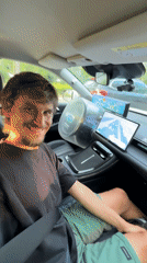 Driver documents morning tour of Nanshan District, visits Eiffel replica