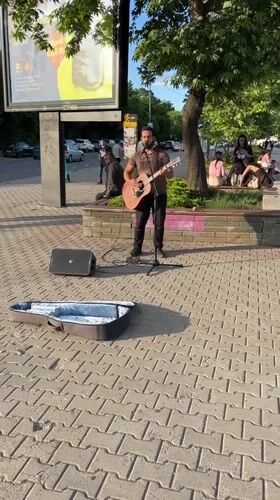 Afternoon in Sofia: street music and zoo visit