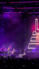 Live concert featuring male singer with full band in Las Jarretaderas