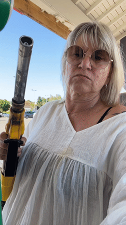 Routine gas station and ATM transactions in Saint-Galmier
