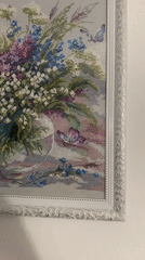 Domestic life documented in Yekaterinburg: houseplants and handcrafted decorations