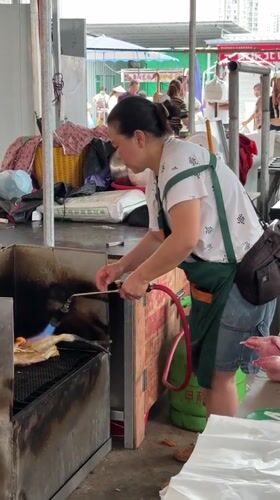 Overnight market operations documented in Jiangjin, China
