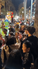 Carnival parade draws crowds to Sitges streets Tuesday night