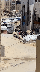 Community gathers for prayer amid destruction in Khan Yunis