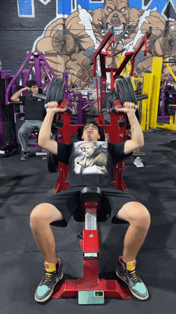 Early morning gym session captured at fitness center in Arica