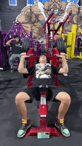 Early morning gym session captured at fitness center in Arica