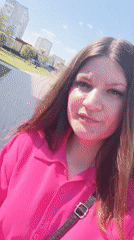 Woman and girl share ice cream, selfies in Tobolsk