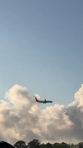 Aircraft spotted over Sirius, Russia during afternoon hours