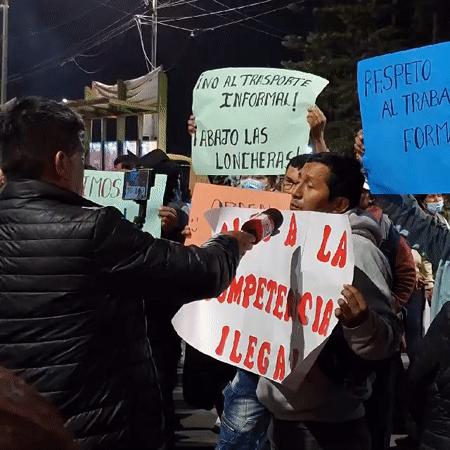 Night protests in Arequipa demand mayor's resignation over transport issues