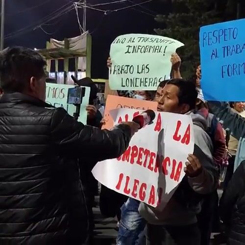 Night protests in Arequipa demand mayor's resignation over transport issues
