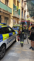 Firefighter and police respond to incident on narrow Barcelona street