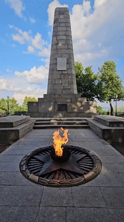 Eternal flame monument observed in Ulyanovsk, Russia