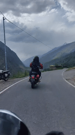 Riding and roaming through Tandi's dramatic mountain landscape