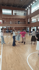 Women's dance class held in Chongqing gymnasium early morning