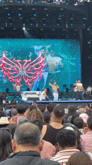 Concert with dragon visuals draws crowds in Mexico City