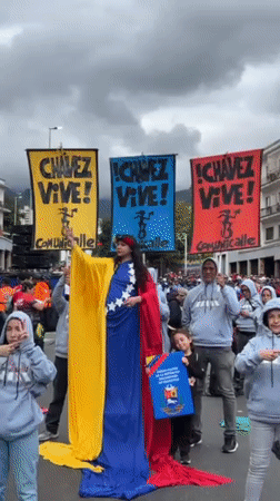 Pro-Chavez rally draws crowds in Caracas amid street activity