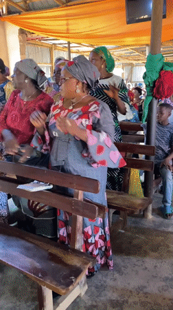 Gospel choir performs at Nigerian church gathering