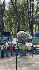 Families enjoy afternoon at Minsk amusement park rides