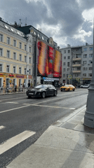 Moscow street life captured in five-minute span