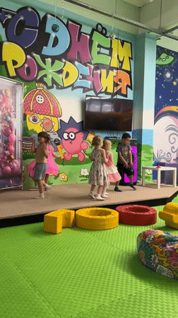 Children celebrate birthday party at Klin play center