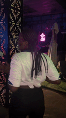Night out at entertainment venue in Howayi with DJ set