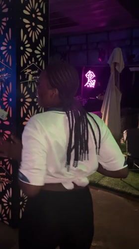 Night out at entertainment venue in Howayi with DJ set