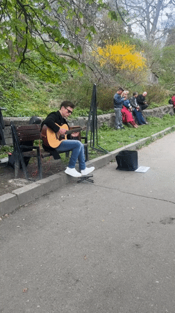 Spring blooms draw visitors to Kyiv park Friday morning