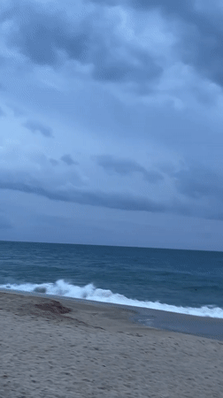 Everyday beach life captured in Alanya, Turkey coastal scenes