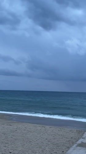 Everyday beach life captured in Alanya, Turkey coastal scenes