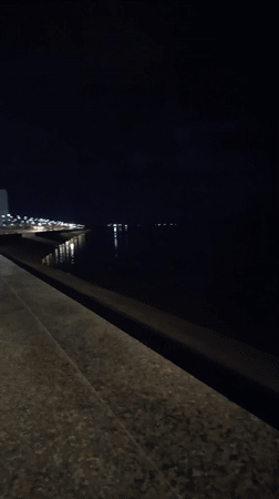 Night stroll through Nizhnevartovsk waterfront park captured on video