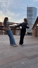 Friends document evening stroll through Saint Petersburg's urban spaces