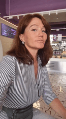 Coffee and selfies at a purple dessert café in Saratov