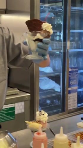 Ice cream service documented at Swensen's in Pattaya