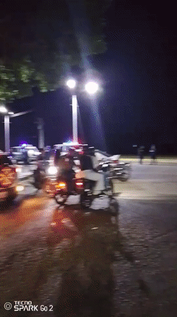 Nighttime street gathering draws crowds, police in Tinaquillo, Venezuela