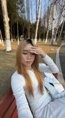Woman documents park visit across Chongqing area