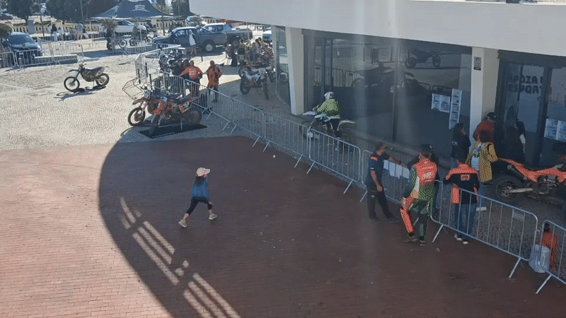 Dirt bike rally gathers in Figueira da Foz plaza