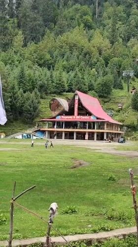 Paragliding and mountain road action at Solang Valley