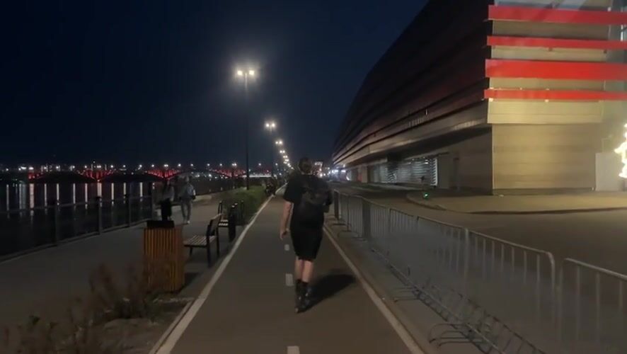Night rollerblading session captured across Krasnoyarsk waterfront areas