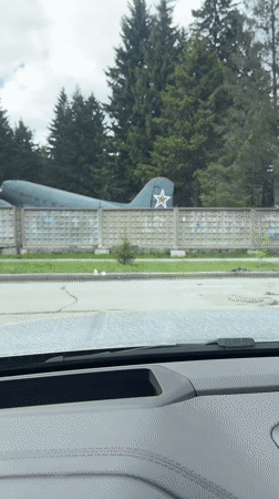 Dashcam captures routine street scene in Novosibirsk