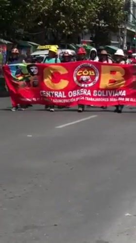 Labor unions march through La Paz streets in afternoon demonstration