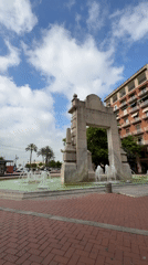 Morning scenes around a fountain square in central València
