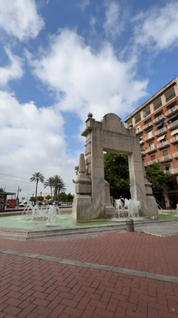 Morning scenes around a fountain square in central València