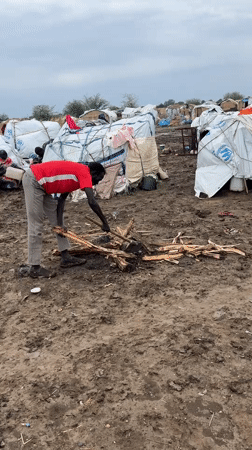 Hands-on work with sticks and branches at Ethiopian refugee camp