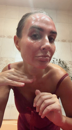 Medi-cube skincare routine demo in a Novosibirsk bathroom