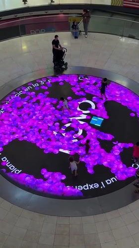 Interactive floor display draws crowds in Barcelona shopping mall